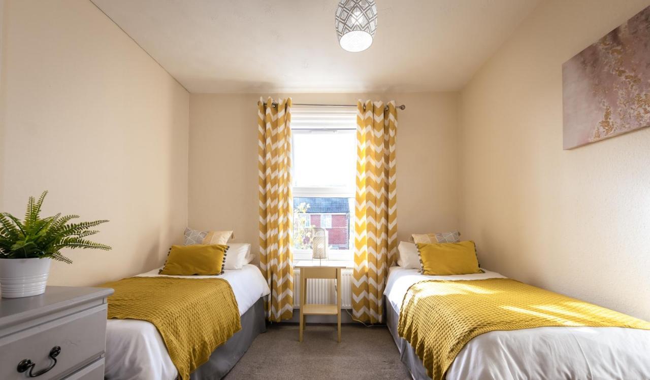 3-Bedroom House L Fast Wi-Fi L Garden L Newly Decorated L Close To Shops And Restaurants Bournemouth Esterno foto