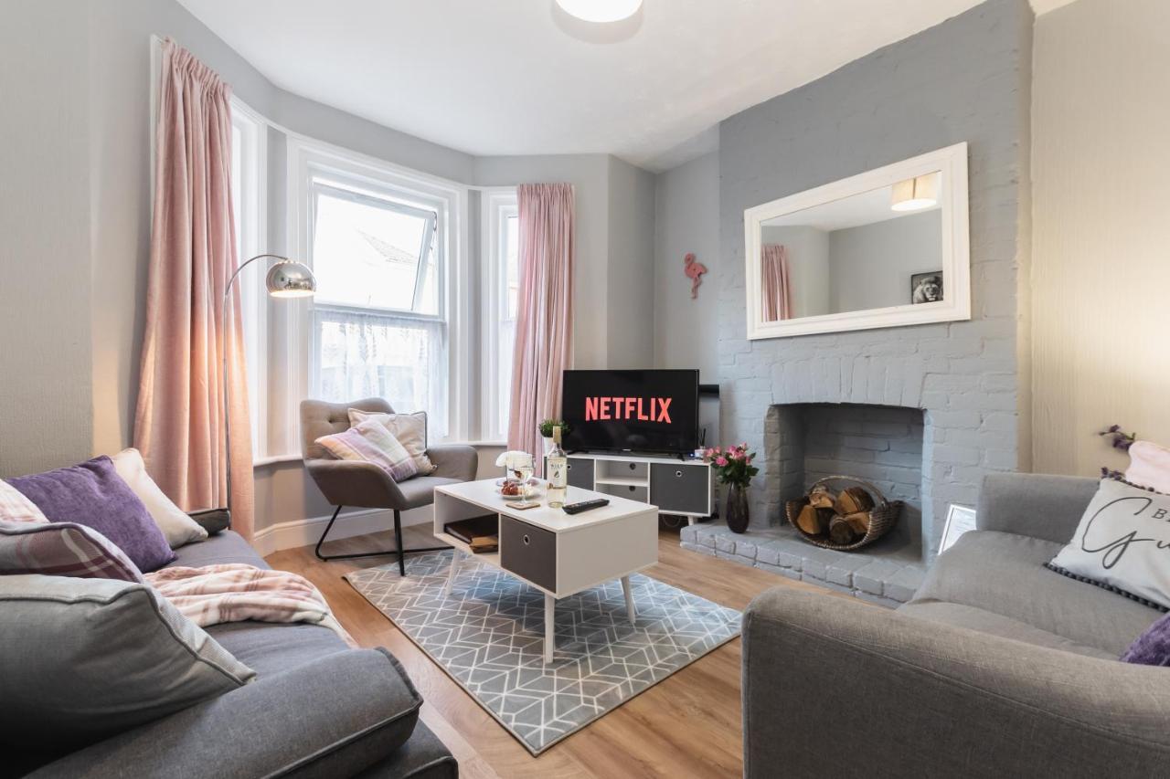 3-Bedroom House L Fast Wi-Fi L Garden L Newly Decorated L Close To Shops And Restaurants Bournemouth Esterno foto