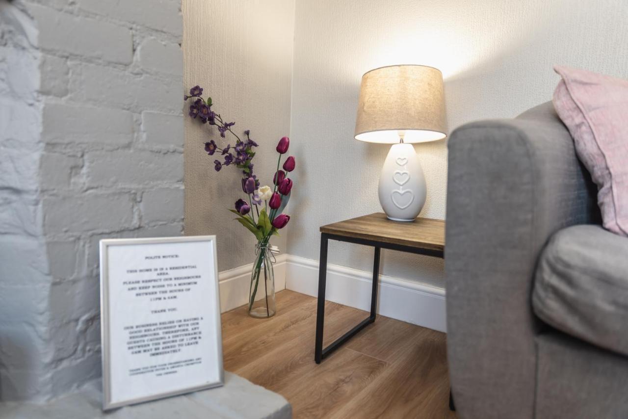 3-Bedroom House L Fast Wi-Fi L Garden L Newly Decorated L Close To Shops And Restaurants Bournemouth Esterno foto
