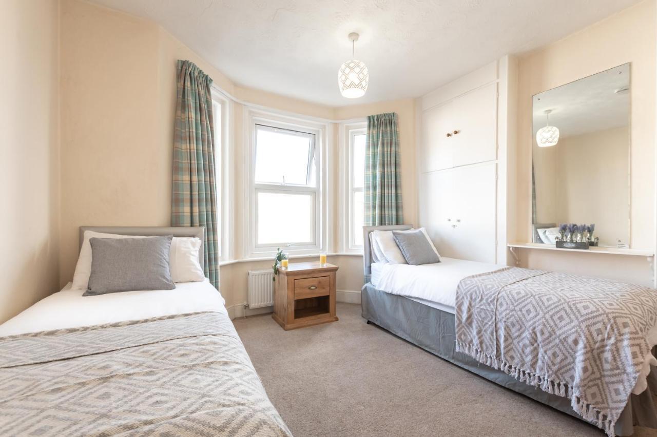 3-Bedroom House L Fast Wi-Fi L Garden L Newly Decorated L Close To Shops And Restaurants Bournemouth Esterno foto