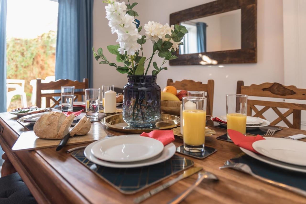 3-Bedroom House L Fast Wi-Fi L Garden L Newly Decorated L Close To Shops And Restaurants Bournemouth Esterno foto