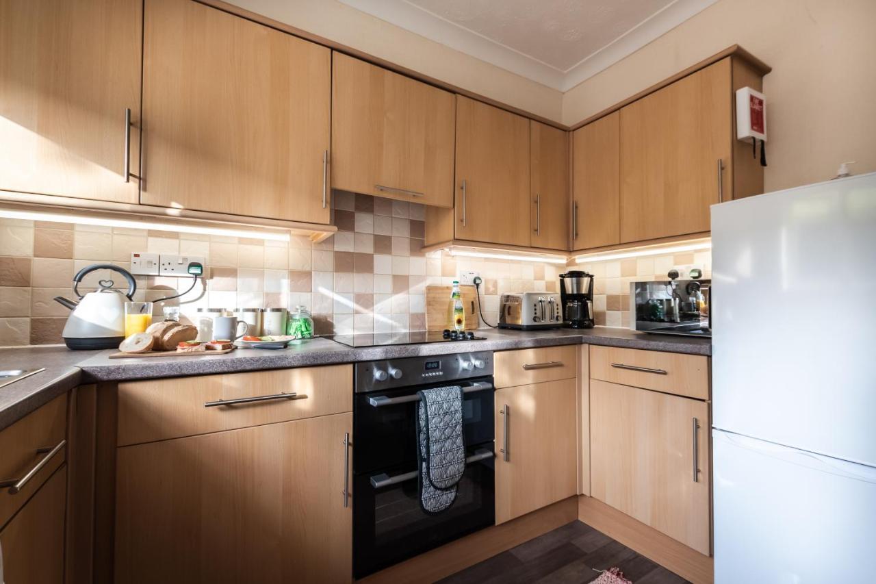 3-Bedroom House L Fast Wi-Fi L Garden L Newly Decorated L Close To Shops And Restaurants Bournemouth Esterno foto