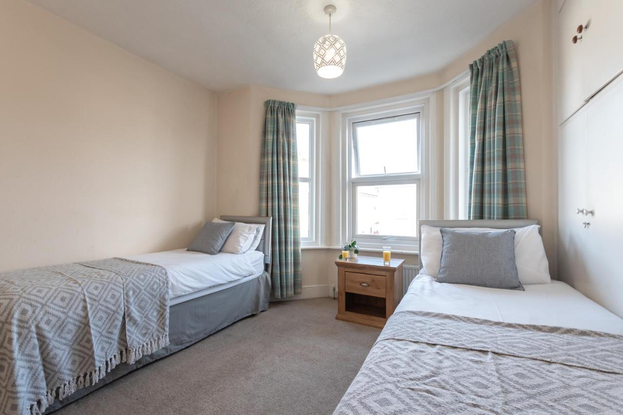 3-Bedroom House L Fast Wi-Fi L Garden L Newly Decorated L Close To Shops And Restaurants Bournemouth Esterno foto