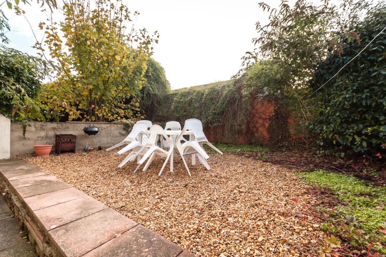 3-Bedroom House L Fast Wi-Fi L Garden L Newly Decorated L Close To Shops And Restaurants Bournemouth Esterno foto